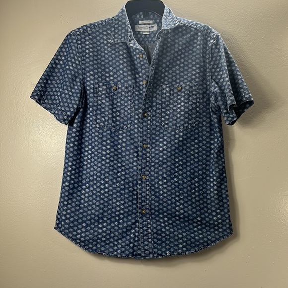 Old Navy Men's Blue & White Classic Short Sleeves Full Button-Up Shirt Size M - Picture 9 of 9
